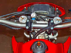 XR650R remote 1  800.JPG (216668 bytes)